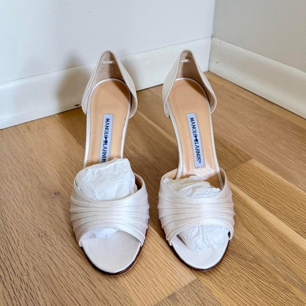 Manolo Blahnik vintage wedding ivory bridal satin heels - Picture 2 of 8